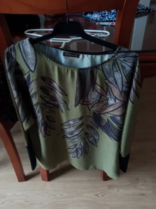 Blusa estampada CHEVIO verde y negra Talla XL
