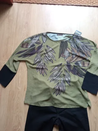 Blusa estampada CHEVIO verde y negra Talla XL