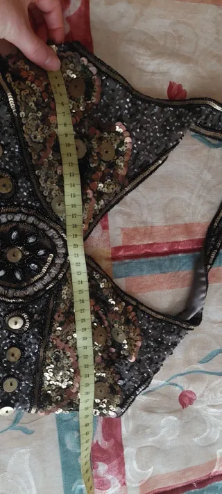 Vestido de fiesta dorado y gris