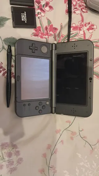 Nintendo 3DS XL Negra/Gris + 6 Juegos
