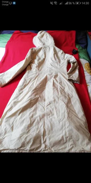 Abrigo de señora con capucha y pelo