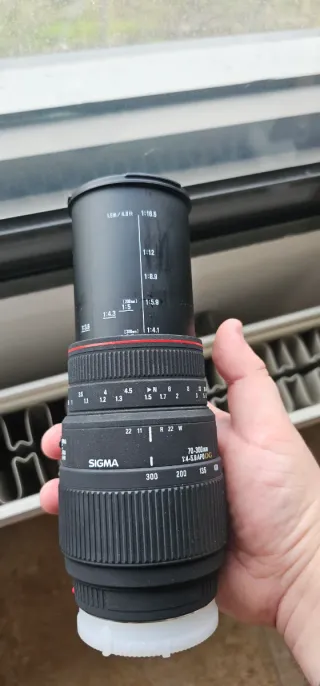 Objetivo Sigma 70-300mm 1:4-4.6 APO DG