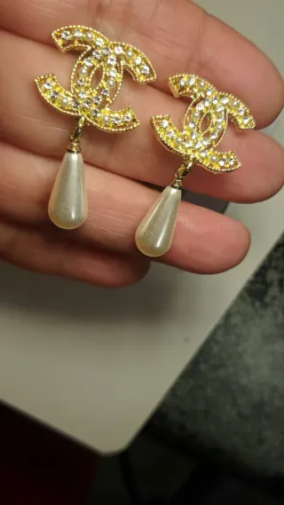 Pendientes  estilo Chanel Dorados Perla