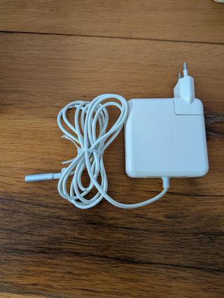Adaptador de corriente Apple MacBook Pro