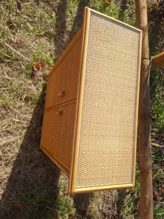 Mobile scarpiera in vimini e vetro