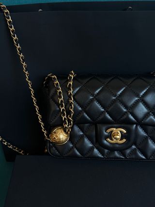 Bolso Chanel Clásico Negro Dorado Vintage