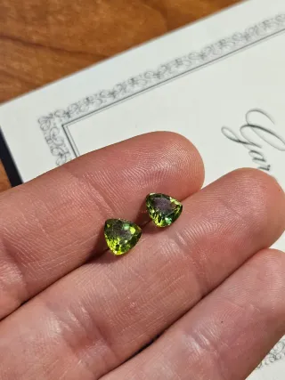 Coppia di gemme Peridoto verdi