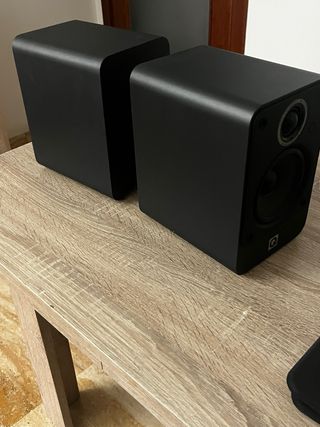 Altavoces Q Acoustics 2010i Negros