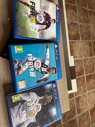 Lote 3 Giochi PS4: FIFA 15, 18 e 19