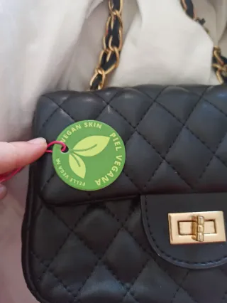 Bolso piel negro acolchado