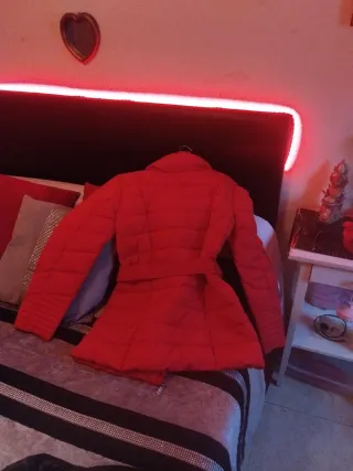 Abrigo Guess Rojo Mujer