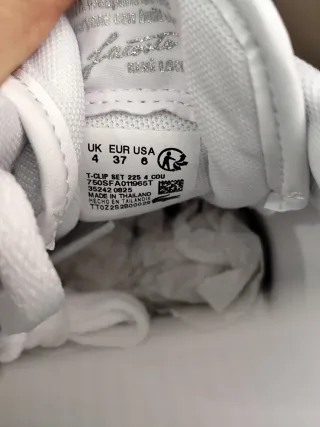 Zapatillas Lacoste Blancas y Beige