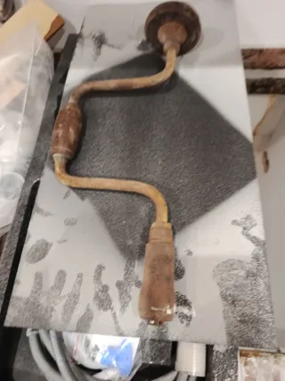 Taladro de manivela antiguo