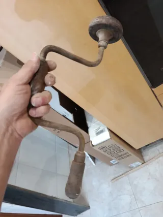 Taladro de manivela antiguo