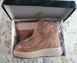 Botines estilo australiano camel