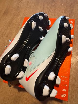 BOTAS Fútbol Nike Niño Talla 33 y 35 A ESTRENAR !!