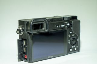 Sony A6400 Body + Cage + Batterie