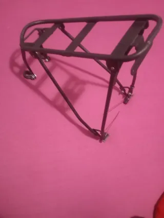 Parrilla de bicicleta negra