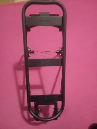 Parrilla de bicicleta negra