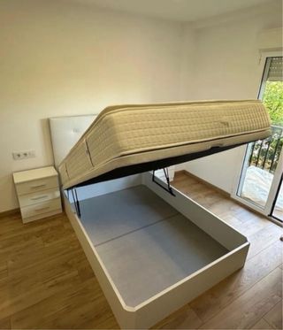 pack de dormitorio canapé colchón cabezal mesitas