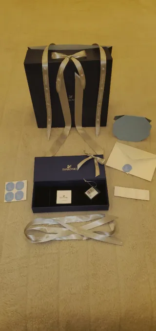 Confezione regalo collana Swarovski blu