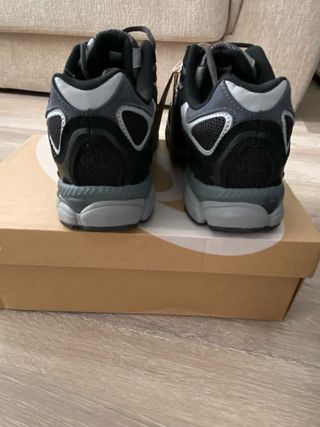 Zapatillas Asics Gel Negras y Grises