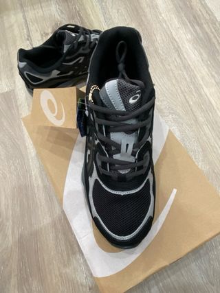 Zapatillas Asics Gel Negras y Grises