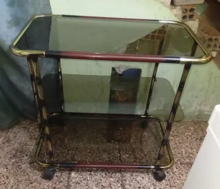 Mesa auxiliar cristal y metal