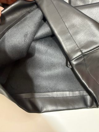 Pantalones cortos efecto piel Primark Talla 40