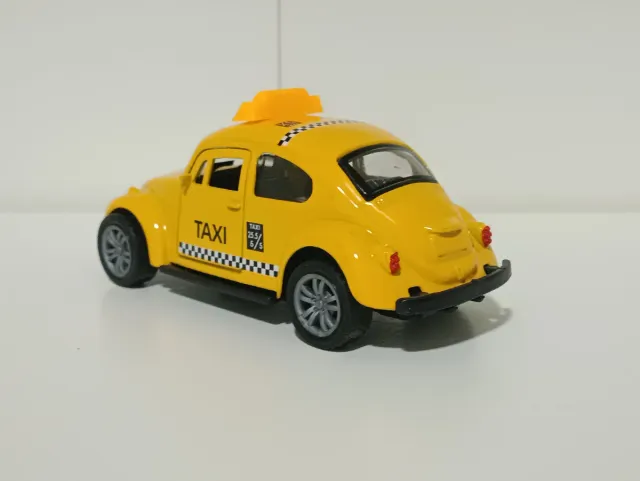 Coche taxi escarabajo 1:43 juguete