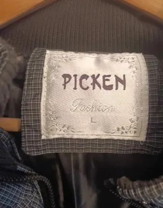 Chaqueta de plumas gris y negra