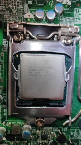 Procesador i7-2600 – 4 núcleos / 8 hilos – LGA1155