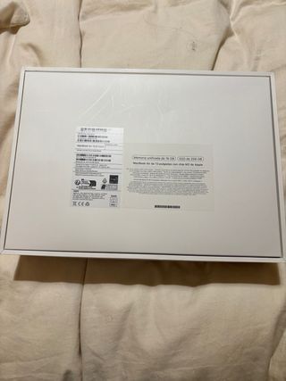 MacBook Air M2 16GB RAM Plata