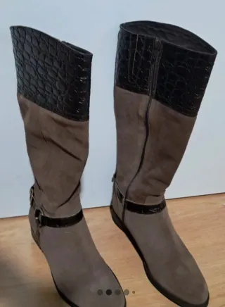 Botas altas de ante y piel efecto cocodrilo