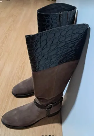 Botas altas de ante y piel efecto cocodrilo