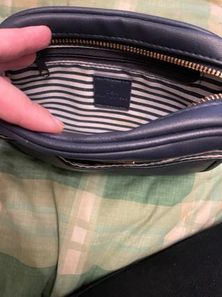 Borsa a tracolla blu con catena