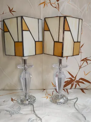 Coppia abatjour Tiffany vetro e plastica