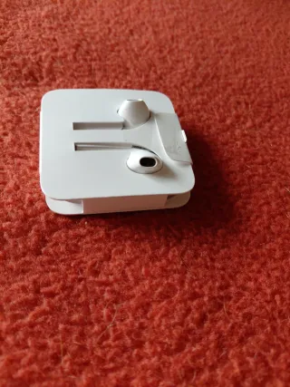 Nuove cuffie Apple iPhone Lightning