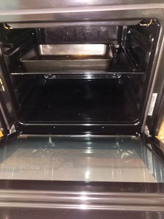 Horno, vitrocerámica y muebles de cocina