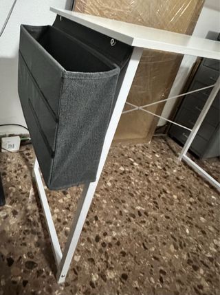 Mesa de estudio/ordenador blanca.