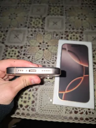 iPhone 16 Pro 256GB Dorado