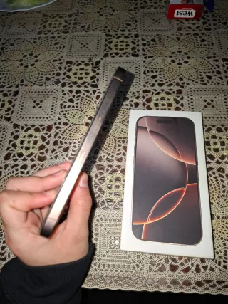 iPhone 16 Pro 256GB Dorado