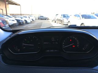 Peugeot 2008 Signature