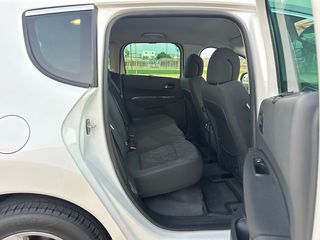 Peugeot 3008 STYLE 1.6 HDI