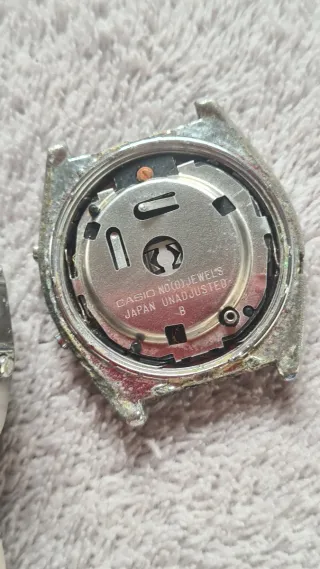 Reloj Casio Alarm Chrono Plata