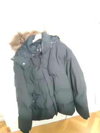 Abrigo acolchado Massimo Dutti con pelo