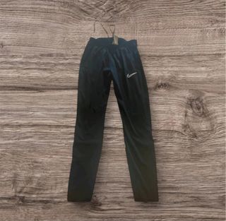 Conjunto Chándal Nike Negro y Dorado