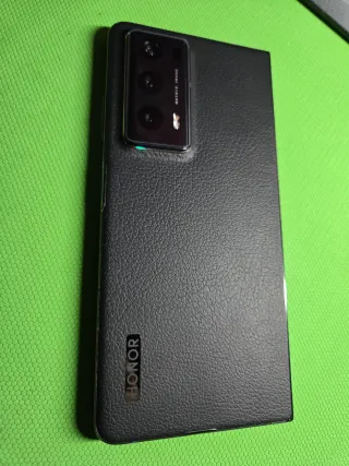 Honor Magic V2 con tara