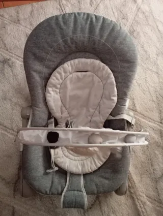 Hamaca para bebé color gris y beige