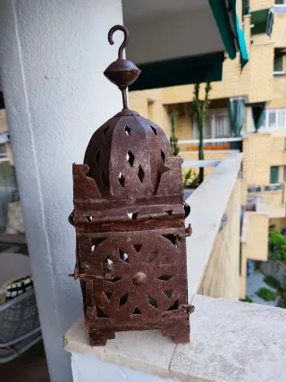 Farol marroquí de metal